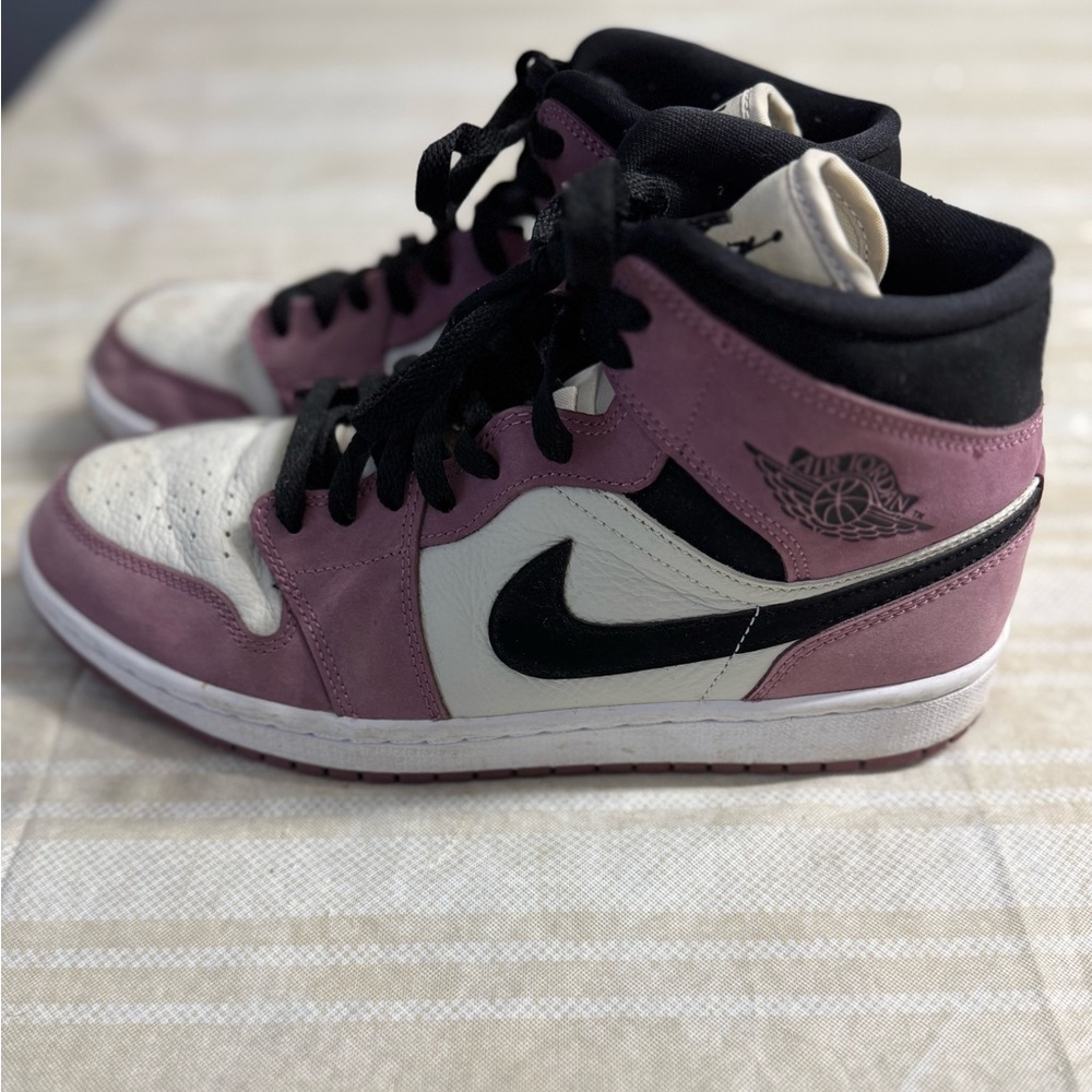 Nike Women's Maroon and Black Sneakers